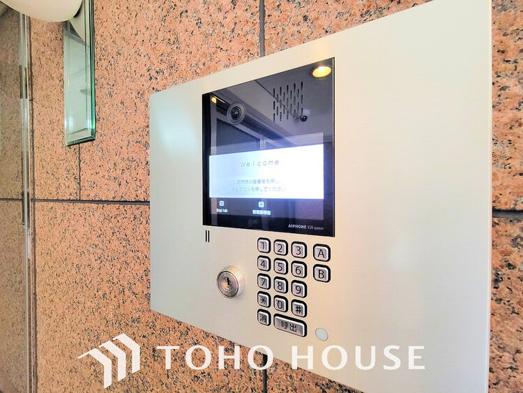 その他 エントランスはオートロック完備で安心のセキュリティ