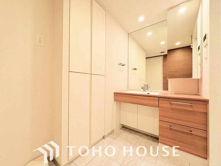 洗面 大きな洗面鏡付き、朝の身支度も楽しくなりますね