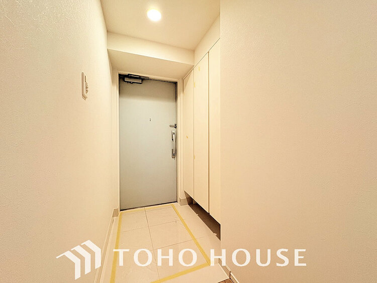 玄関 落ち着いた雰囲気の玄関、家族の帰りを暖かく迎えてくれます