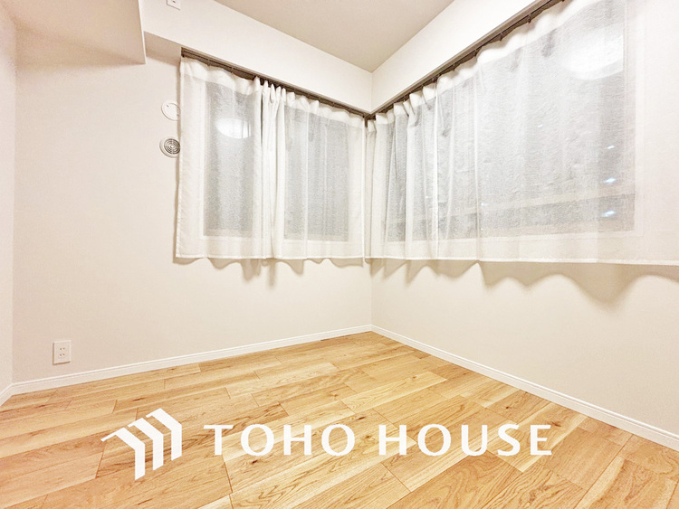 内装 採光もある洋室は、くつろぎのひと時を過ごすのにぴったり