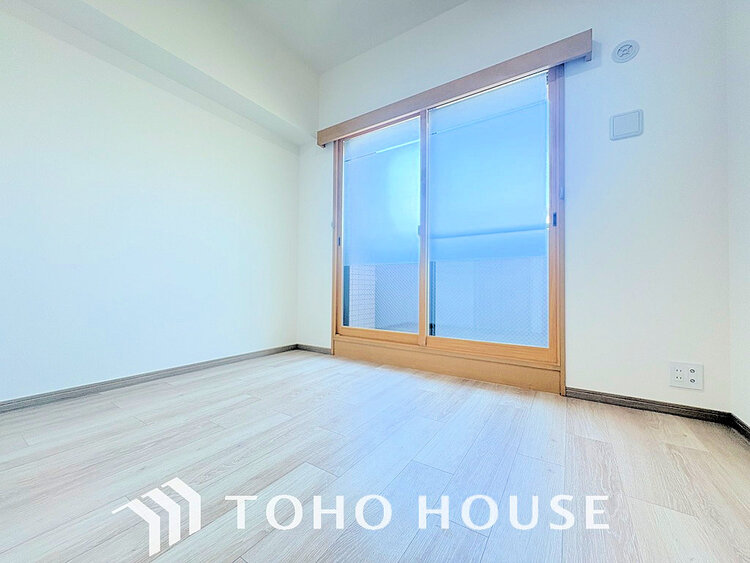 内装 採光もある洋室は、くつろぎのひと時を過ごすのにぴったり