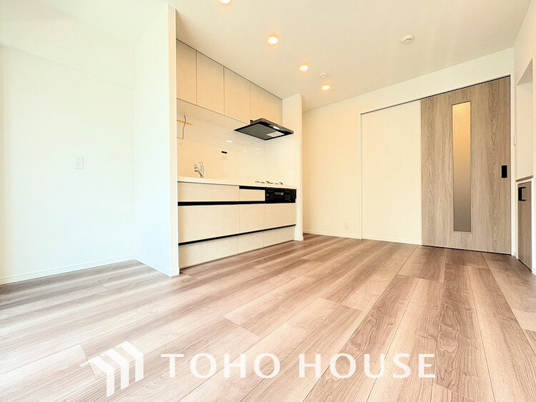 内装 広がりのある住空間、家族が集まるリビング・ダイニング