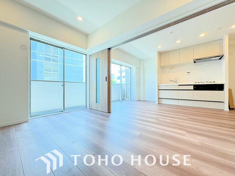 内装 採光もある洋室は、くつろぎのひと時を過ごすのにぴったり