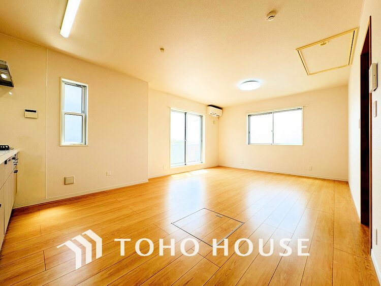 内装 家族みんなが爽やかに過ごせるように、光をたっぷり取り込んだLDK