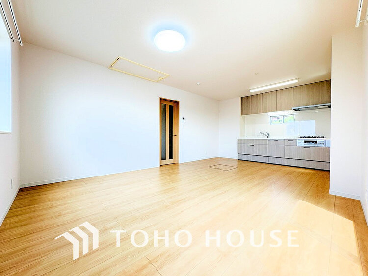 内装 上質な時間を育む暮らしのメインステージ。寛ぎとコミュニケーションを育む居心地のよい場所