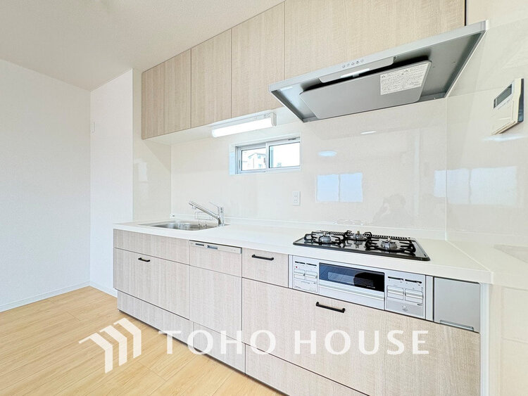 キッチン シンプルな部屋の雰囲気に溶け合うナチュラルキッチン