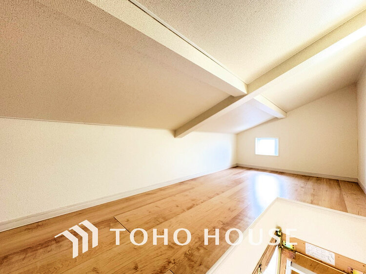 収納 ロフト付きで荷物が多い方でも安心の収納力。季節物の衣類など整理整頓できますね