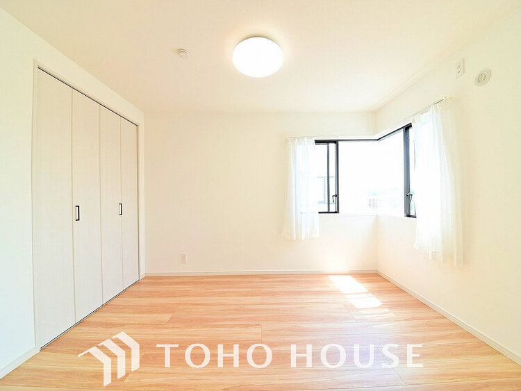 内装 シンプルですっきりとした室内は飽きのこない居心地の良い雰囲気