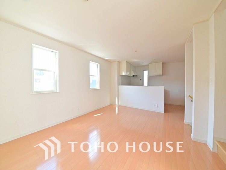 内装 上質な時間を育む暮らしのメインステージ。寛ぎとコミュニケーションを育む居心地のよい場所