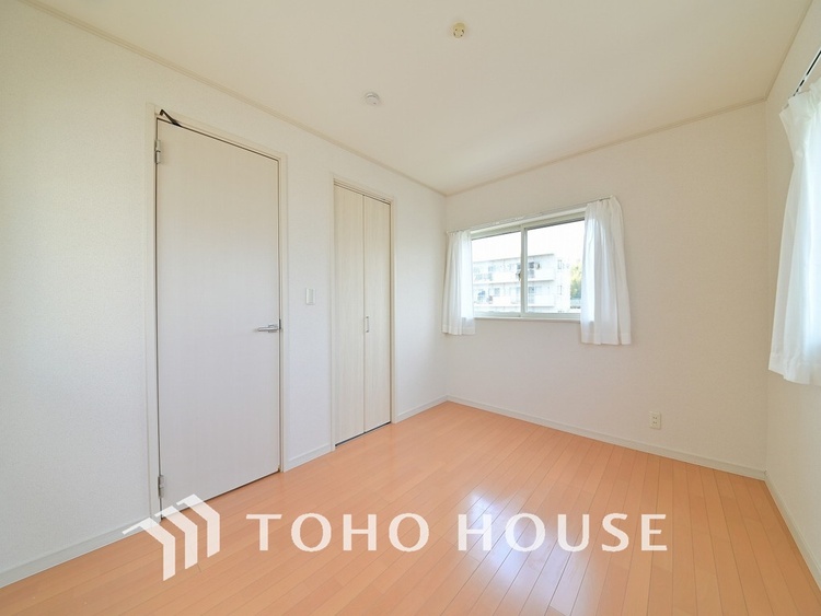 内装 シンプルですっきりとした室内は飽きのこない居心地の良い雰囲気