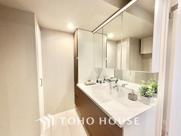 洗面 浴室は一日の疲れを癒す特別な空間。清潔感と快適性で心身ともにリフレッシュできます。