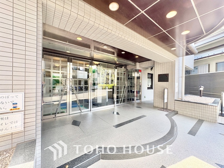 エントランス ほんの少しのこだわり。ちょっとした色使いがその家がもつ雰囲気を醸し出します