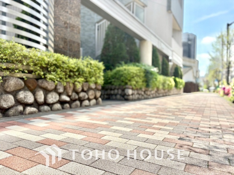 外観 【APPEARANCE】◆陽光◆が差し込む。この開放的な空間に家族の笑顔が集う。家族が一緒に過ごす空間は明るく、そして居心地よく。