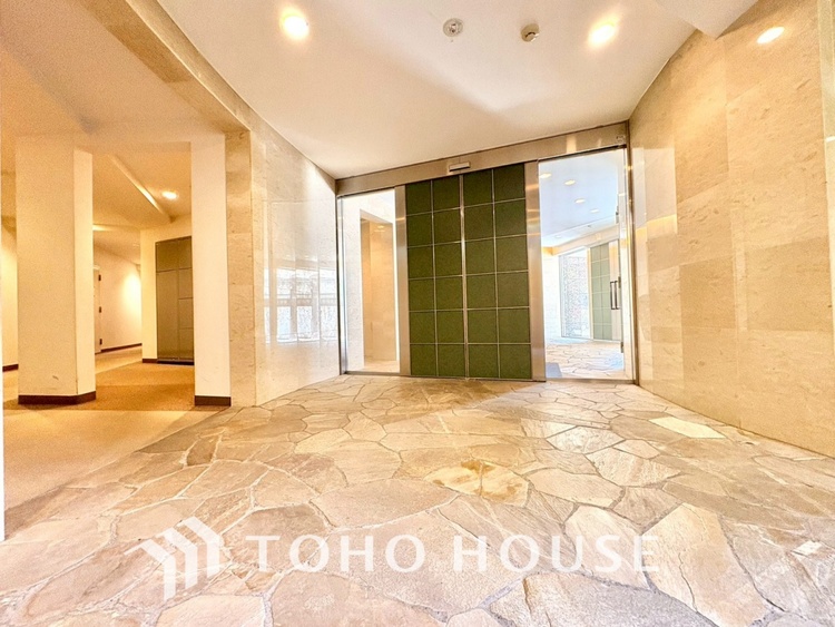 その他 【ENTRANCE】◆そびえ立つ◆我が家のシンボル。遠くの空が赤く染まる夕べが待ち遠しい。