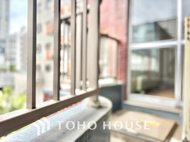 バルコニー 【BALCONY】◆Open new door◆扉の向こうには青空が広がっている。