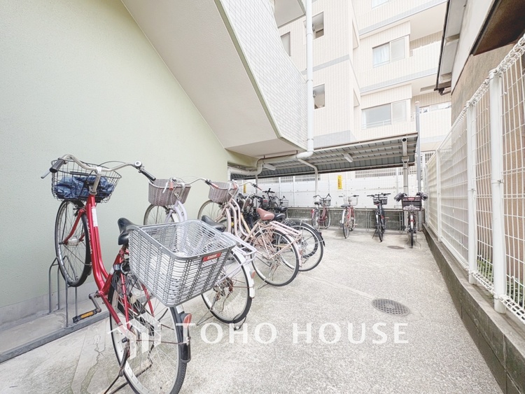 その他 【BICYCLE PAEKING LOT】◆駐輪場◆快適な生活には欠かせない自転車。開放的な駐輪場がございます。