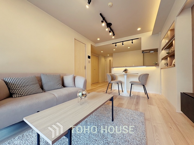 内装 【LIVING】◆扉を◆開くとこの景色。家族の”おかえり”の声が聞こえてきそう。