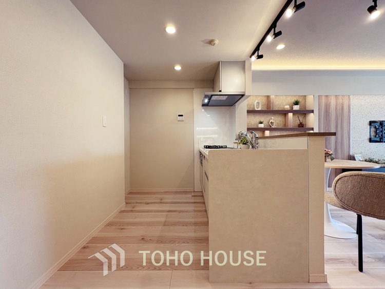 キッチン 【KITCHEN】◆ワクワク◆開放的で機能性も高いシステムキッチン。お子様は毎日のご飯にワクワク！