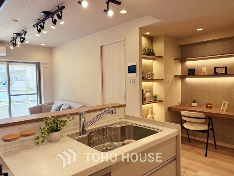 その他 【KITCHEN】◆開放的◆後片付けが楽なシステムキッチン。収納スペースの充実！