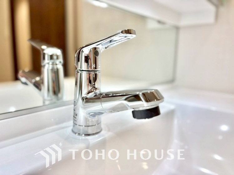 洗面 【WASHROOM】◆快適◆煌びやかな暮らしの中にも忘れたくない快適さ。大きな収納が助けてくれます。