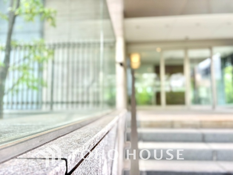 外観 【APPEARANCE】◆眩い◆光が燦々と入り、家族の笑顔を照らす。「いつまでも続いて」と願う夢のような毎日がここにある。