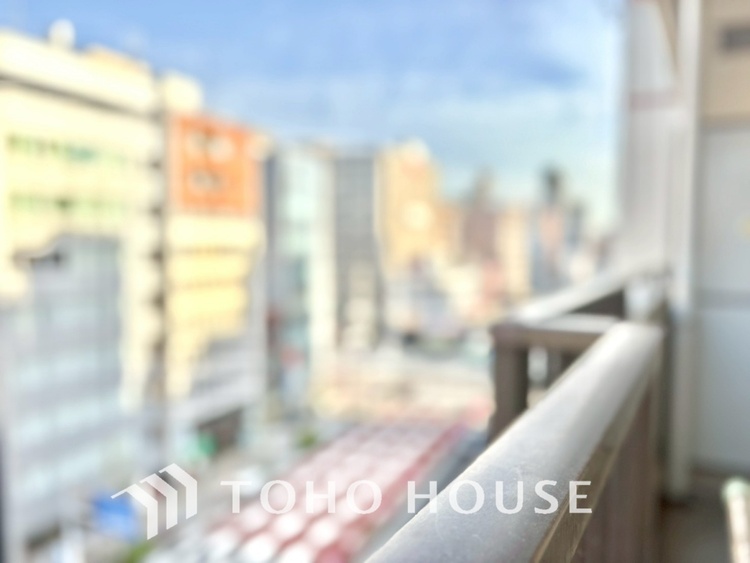 その他 【BALCONY】◆BLUE SKY◆自然の心地よさに包まれる。大開口の外に広がるのは爽やかな青空。