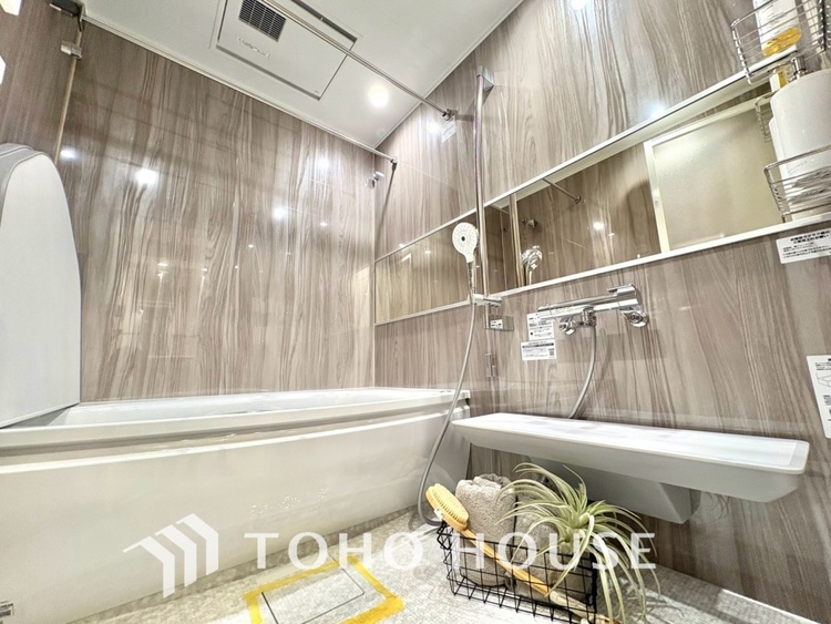 風呂 【BATHROOM】◆プライベートな空間◆simpleだからrelaxできるんです。こころもからだもキレイさっぱり。