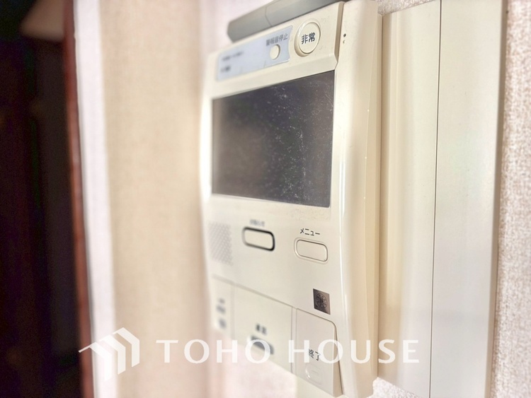 駐車場 【Color TV interphone】◆カラーTVインターホン◆家族の安心・安全な暮らしを支えてくれるのがカラーTVインターホンです。お子さんだけで留守番をするときも安心です。