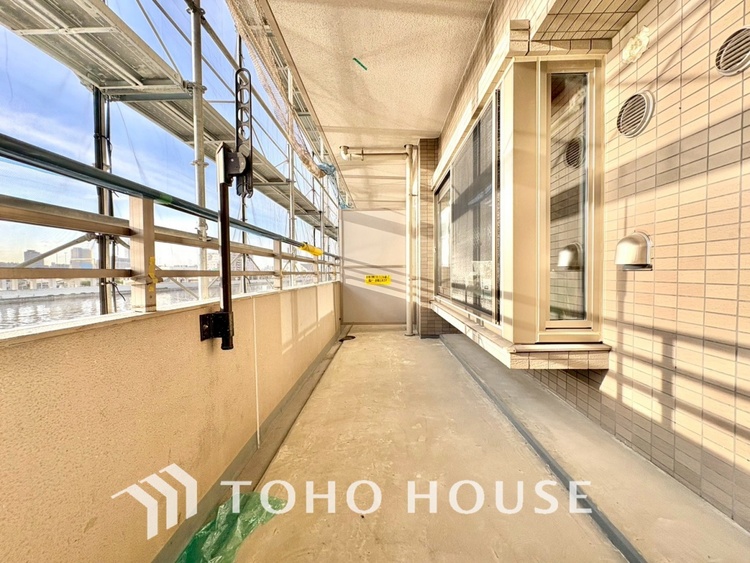 バルコニー 【BALCONY】◆Open new door◆扉の向こうには青空が広がっている。