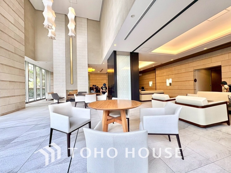 その他 【ENTRANCE】◆そびえ立つ◆我が家のシンボル。遠くの空が赤く染まる夕べが待ち遠しい。