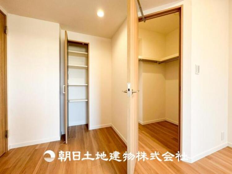 収納 【WIC】収納に便利なウォークインクローゼットがあり、衣類をまとめてしまえるので管理がしやすいです。