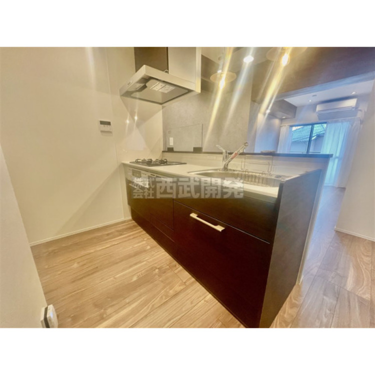 キッチン お料理をしながらでもご家族との会話を楽しめる対面キッチンです。リビングを見渡せる作りが人気です。