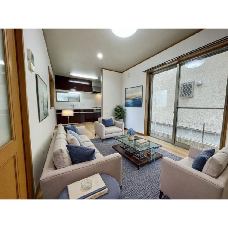 居間 配置してある家具・小物類はCGによるイメージです。