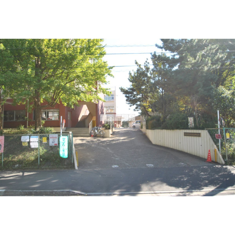 周辺 狭山台中学校(約700m)