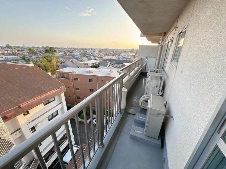 バルコニー 暮らしの中で、光と風を演出してくれるバルコニー。