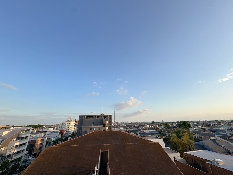 バルコニー 頬をなでる、優しい風を感じることが出来ます。