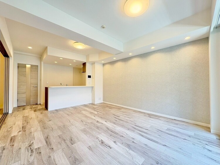 居間 飾り過ぎないシンプルな内装と偏り過ぎないデザインで統一しました。