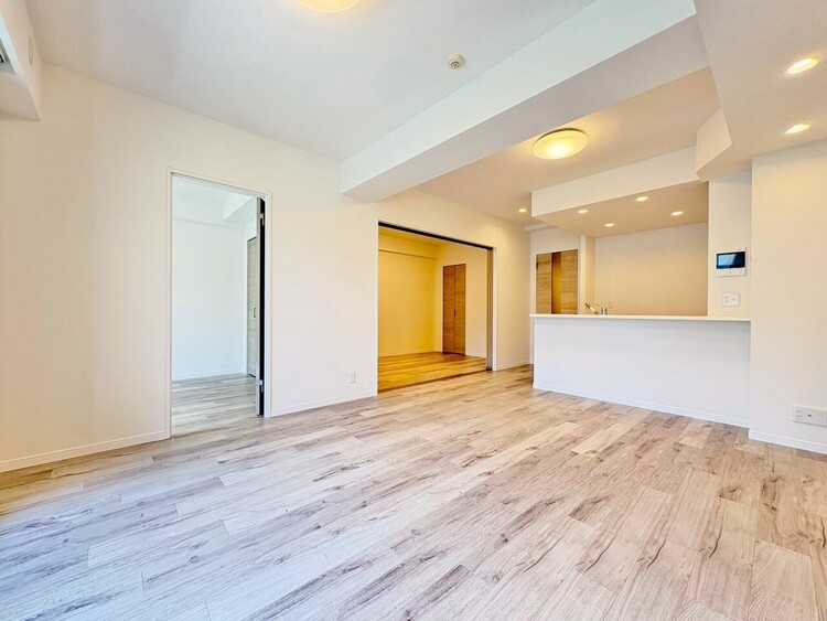 居間 快適に過ごす毎日を求めて、暮らしの中でご自身の「マイホーム」に創り上げてください。