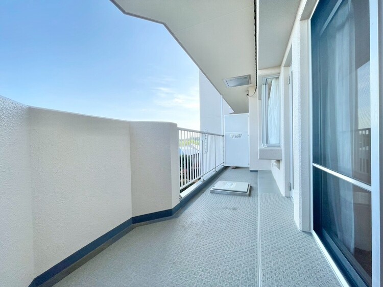 バルコニー 暮らしの中で、光と風を演出してくれるバルコニー。