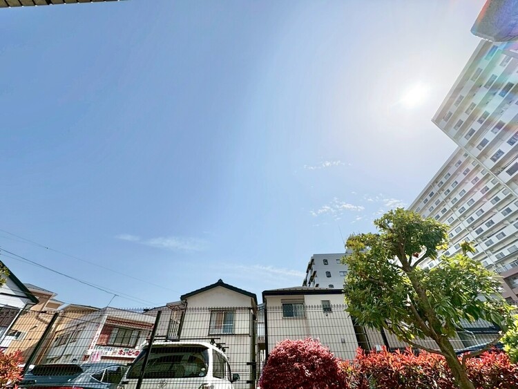 バルコニー 頬をなでる、優しい風を感じることが出来ます。