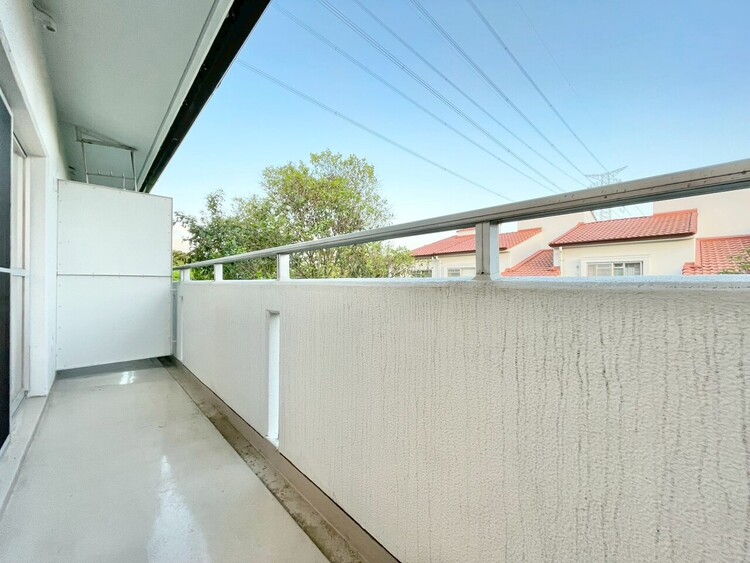 バルコニー 暮らしの中で、光と風を演出してくれるバルコニー。