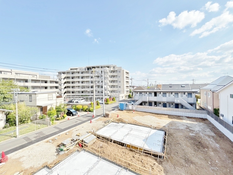 バルコニー 頬をなでる、優しい風を感じることが出来ます。