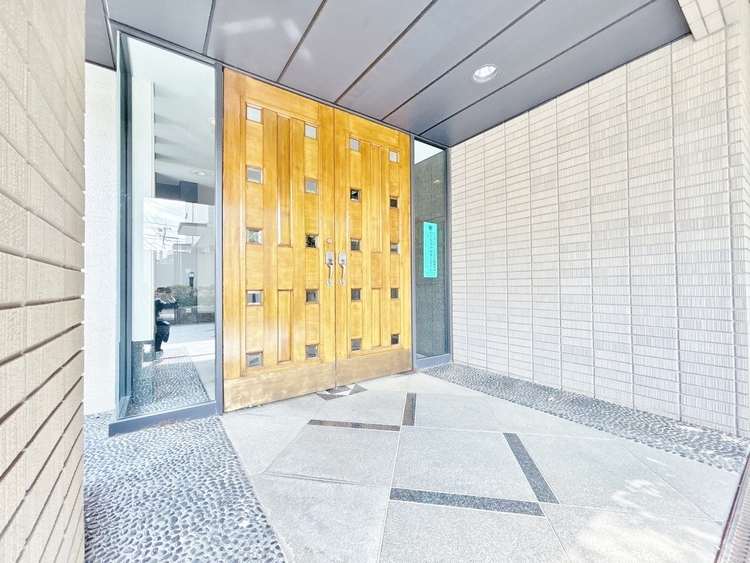 エントランス 外と内をつなぐエントランスは、まさに顔となる場所。