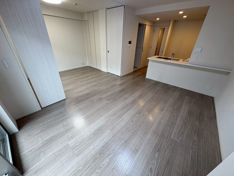 居間 居心地の良い空気感は、暮らしのステージを彩り、心からのやすらぎと満足感を与えてくれます。