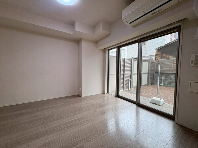 居間 飾り過ぎないシンプルな内装と偏り過ぎないデザインで統一しました。