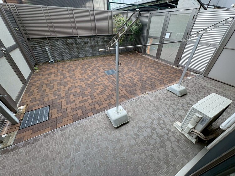 バルコニー 暮らしの中で、光と風を演出してくれるバルコニー。