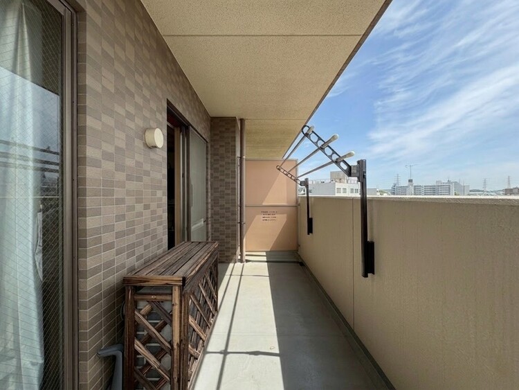 バルコニー 暮らしの中で、光と風を演出してくれるバルコニー。