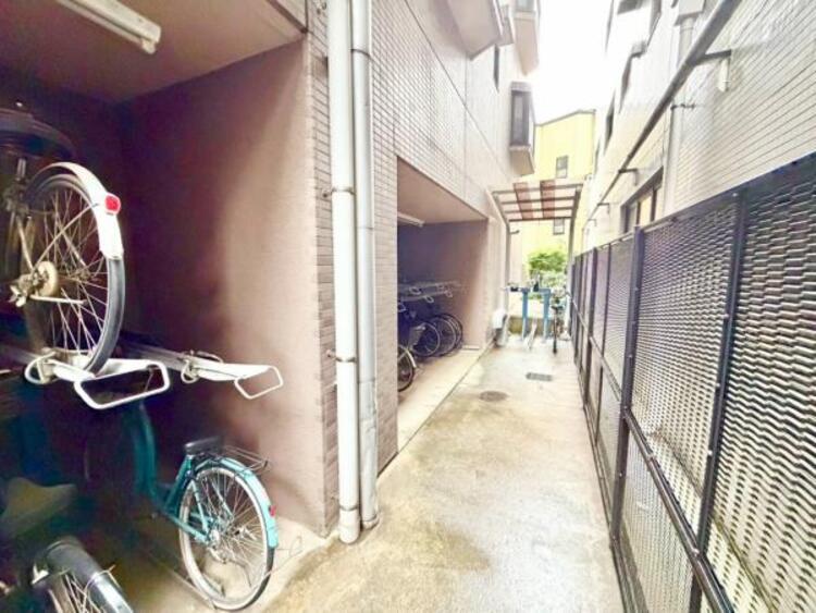 その他 管理の行き届いた駐輪場は屋根付きで雨の日も安心です。 