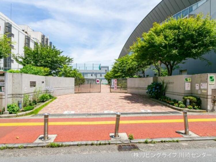 周辺 川崎市立富士見中学校　620ｍ
