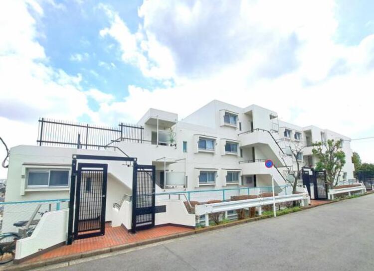 外観 「三ツ沢下町」駅徒歩１４分　３階角部屋　生活に便利な設備・仕様を揃えた快適住宅です。